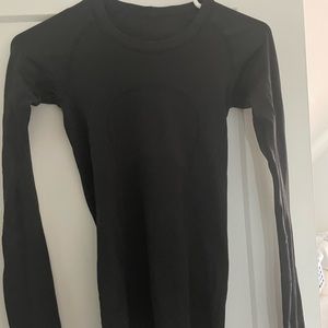 Lululemon Black long sleeve swiftly tech